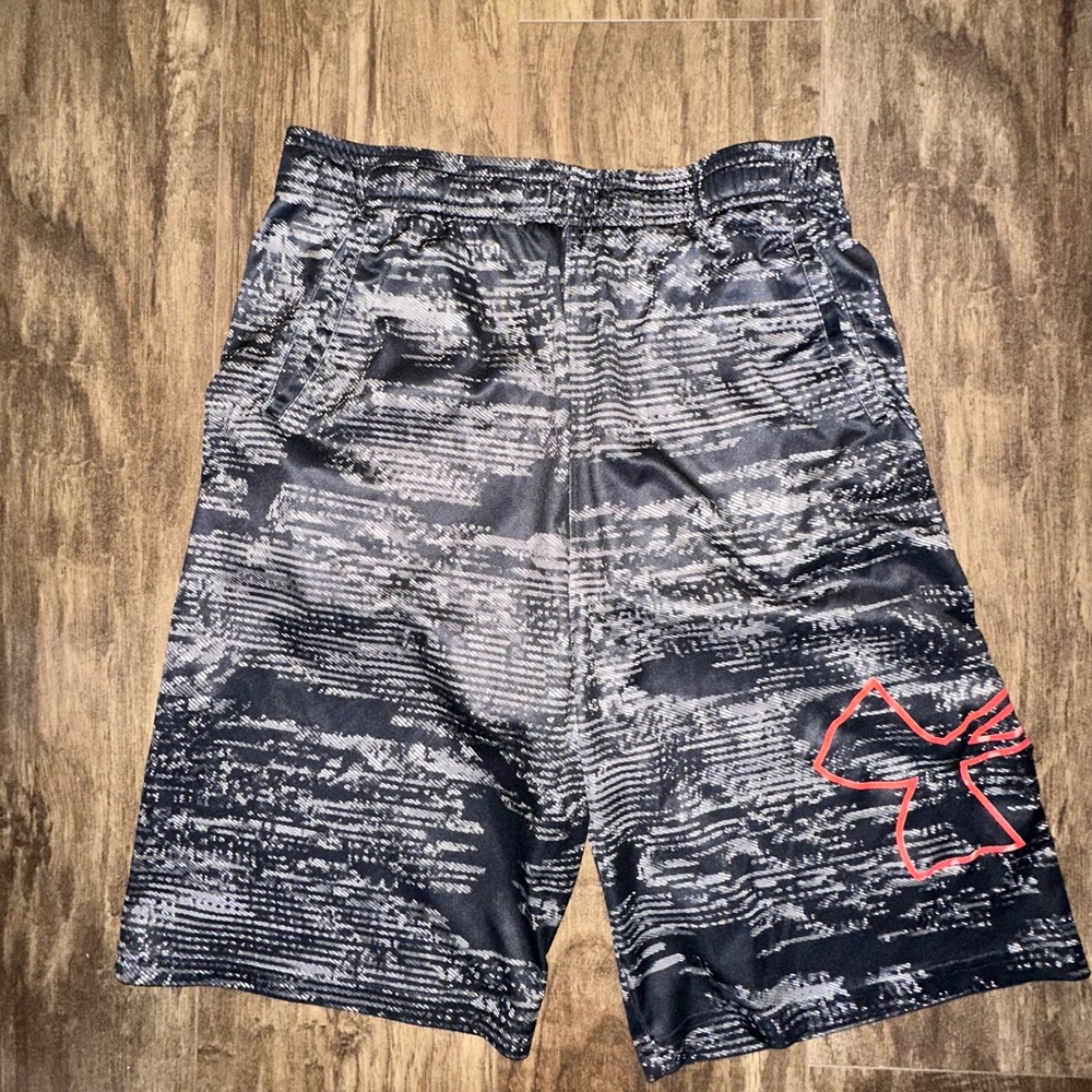 Under Armour Black and Gray Patterned Shorts